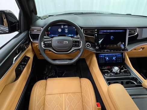 Certified 2025 Jeep Grand Wagoneer Series III w/ Rear Seat Video Group 1 AWD/4WD image 26