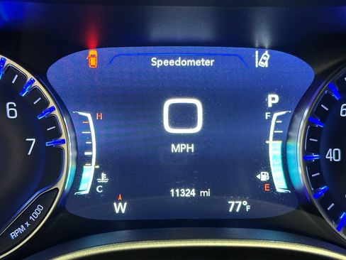Used 2022 Chrysler Pacifica Touring-L FWD image 40