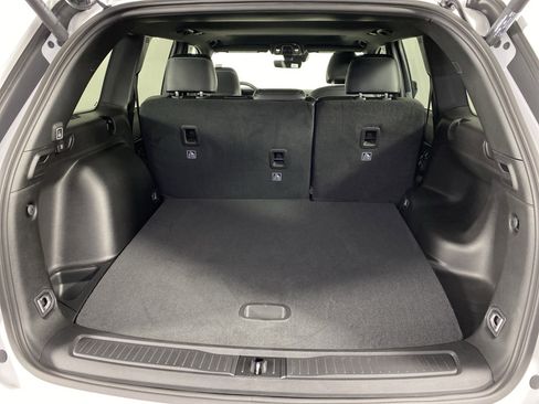 New 2025 Jeep Grand Cherokee Altitude image 32