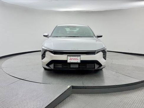 Used 2025 Kia K4 FWD image 12