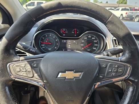 Used 2017 Chevrolet Cruze Premier FWD image 13