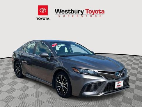 Certified 2024 Toyota Camry SE FWD image 1