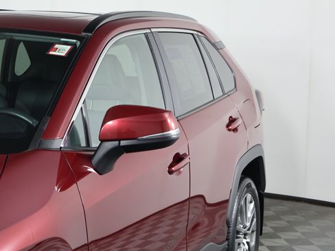 Used 2022 Toyota RAV4 XLE Premium image 13
