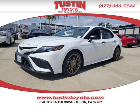 Used 2023 Toyota Camry SE w/ Protection Package (Q2) (TMS) FWD image 1