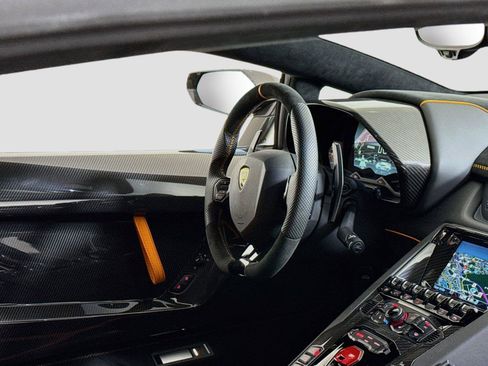 Used 2020 Lamborghini Aventador SVJ AWD/4WD image 27