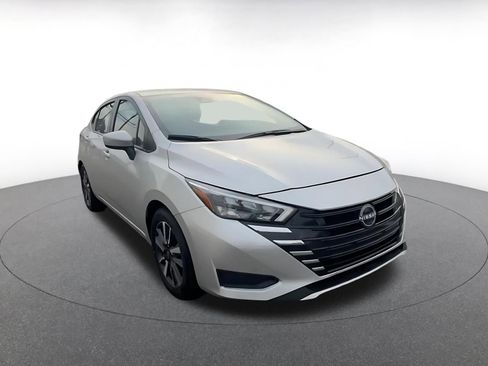 Used 2025 Nissan Versa SV FWD image 3