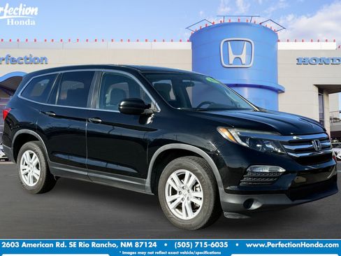 Used 2018 Honda Pilot LX image 1