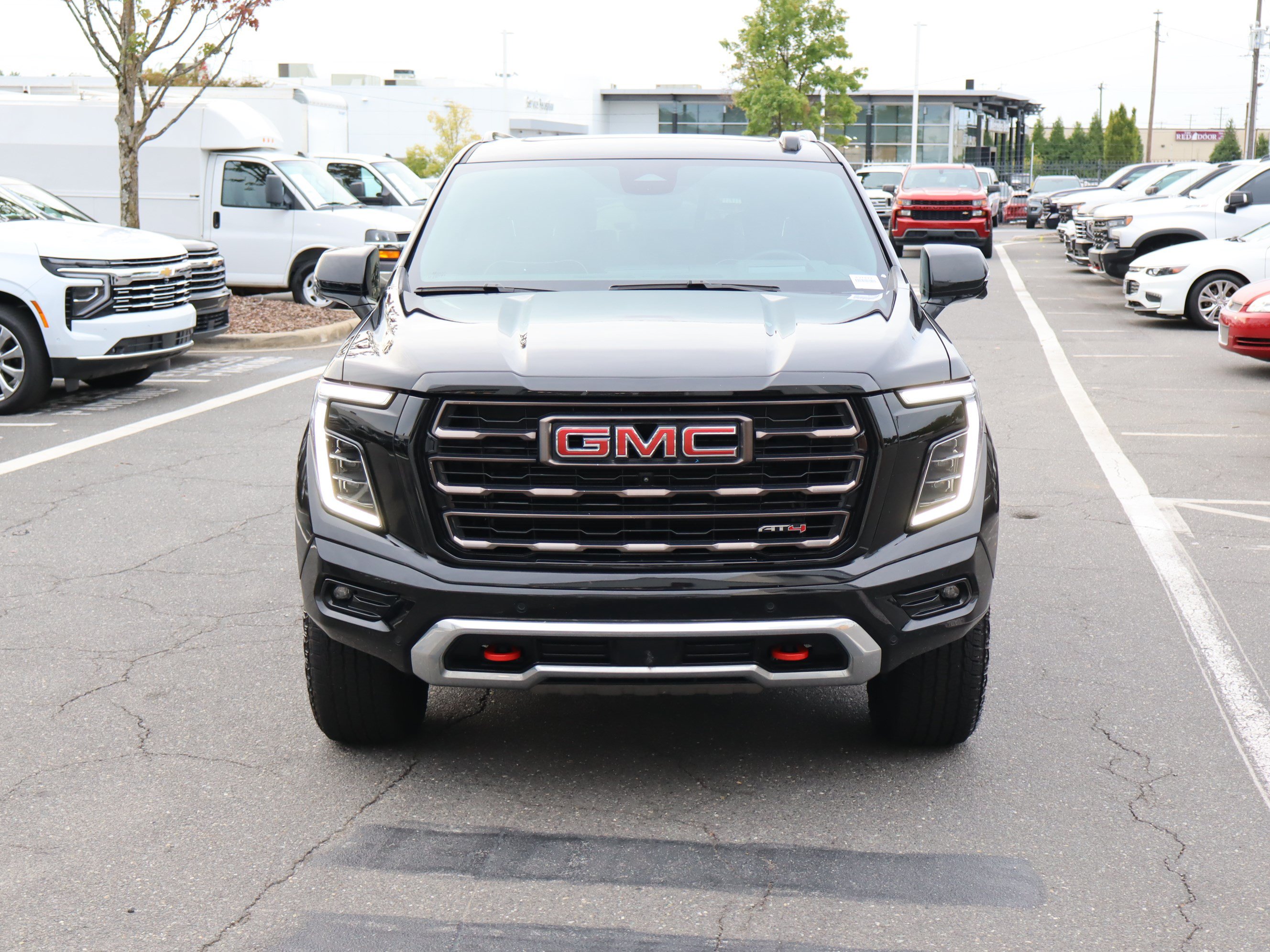 Used 2025 GMC Yukon AT4 Ultimate AWD/4WD image 3
