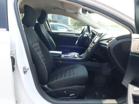Used 2019 Ford Fusion SE FWD image 24