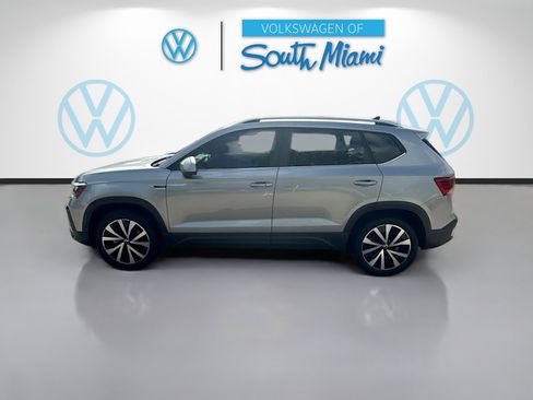 Used 2022 Volkswagen Taos SE image 4