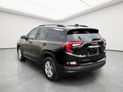 Used 2022 GMC Terrain SLE w/ Driver Convenience Package FWD image 4