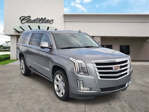 Used 2020 Cadillac Escalade ESV Premium Luxury image 7