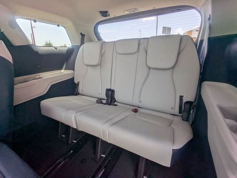 New 2026 Kia Carnival EX FWD image 15