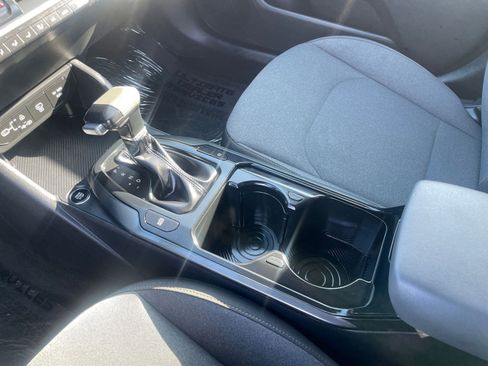 Used 2025 Kia K4 LXS image 44