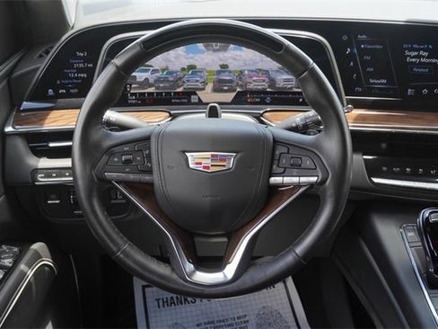 Used 2024 Cadillac Escalade ESV Premium Luxury Platinum image 18