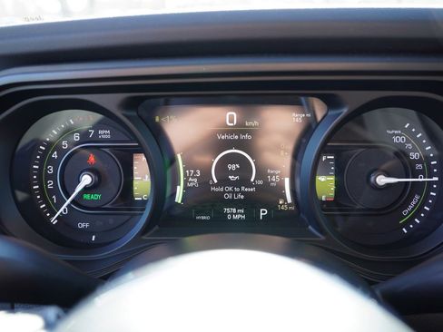 Certified 2025 Jeep Wrangler Unlimited Sahara w/ Safety Group image 30