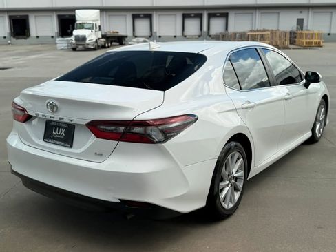 Used 2021 Toyota Camry LE image 7
