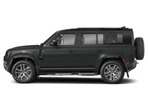 Used 2024 Land Rover Defender 110 X-Dynamic SE AWD/4WD image 3