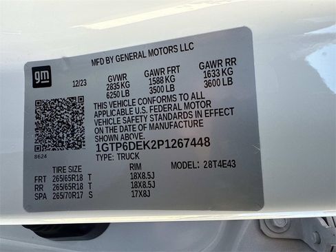 Used 2023 GMC Canyon AT4 w/ Canyon Safety Plus Package image 13