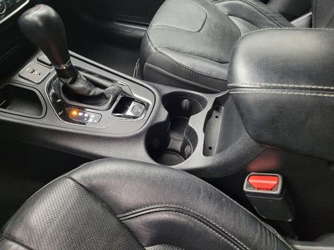 Used 2020 Jeep Cherokee Limited image 26