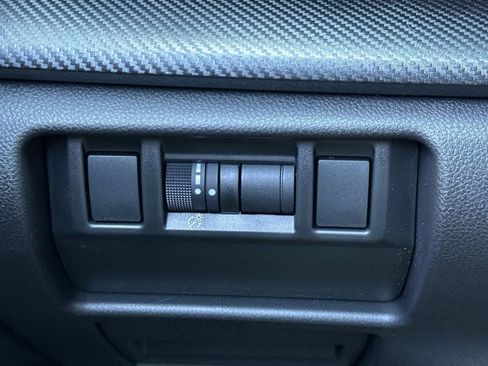 Used 2025 Subaru Crosstrek 2.5i Limited w/ Popular Package #4A image 29