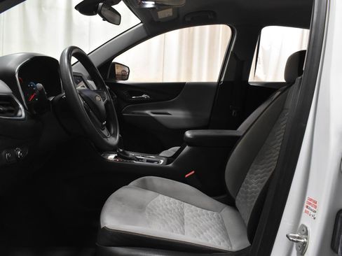 Used 2020 Chevrolet Equinox LS w/ LS Convenience Package FWD image 6