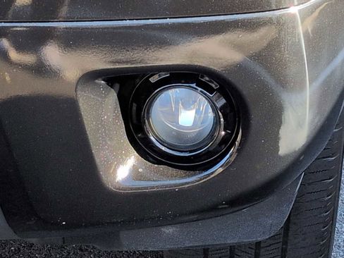 Used 2021 Nissan Frontier SV w/ Midnight Edition Floor Mats image 11