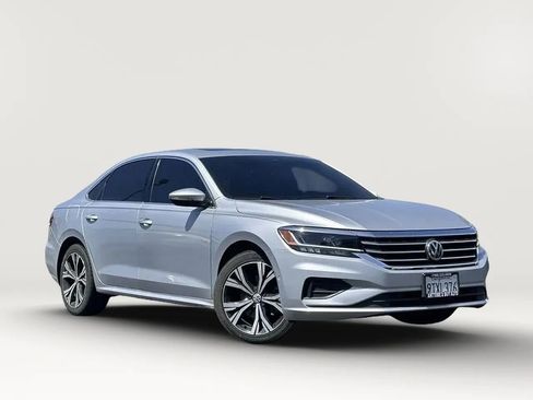 Used 2020 Volkswagen Passat 2.0T SEL FWD image 1