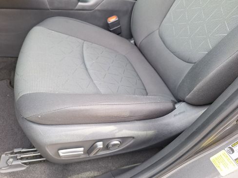 Used 2024 Toyota RAV4 XLE w/ Convenience Package image 16