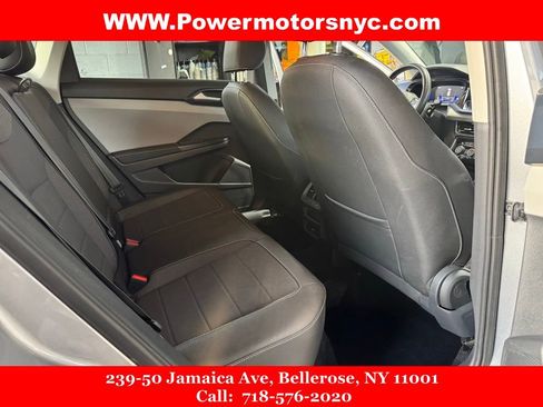 Used 2024 Volkswagen Taos SE image 29