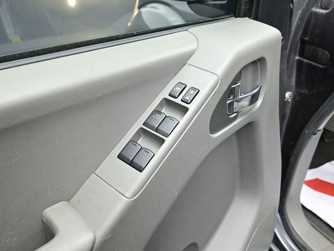 Used 2016 Nissan Frontier SV image 15