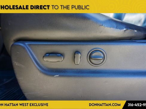 Used 2011 Chevrolet Suburban LT image 18