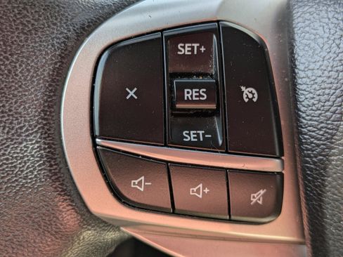 Used 2023 Ford Explorer XLT w/ Equipment Group 202A RWD image 21
