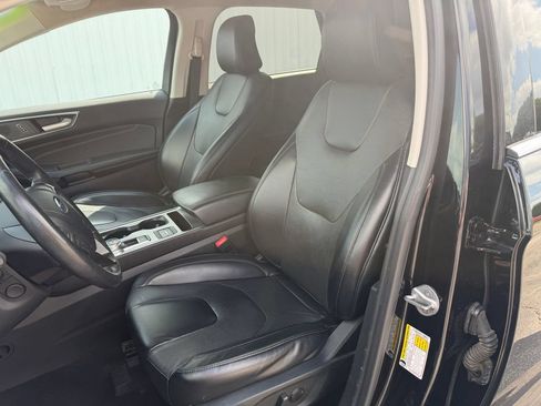 Used 2022 Ford Edge Titanium w/ Equipment Group 301A AWD/4WD image 21