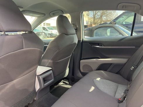 Used 2019 Toyota Camry LE image 16