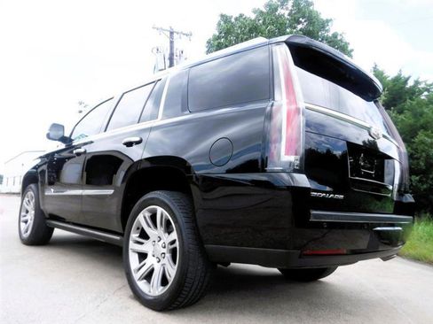 Used 2015 Cadillac Escalade Premium AWD/4WD image 13