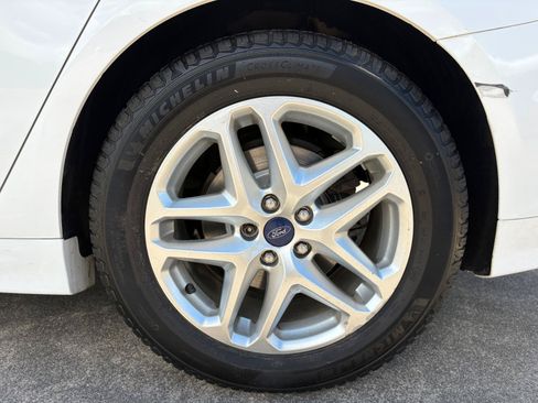 Used 2013 Ford Fusion SE FWD image 21