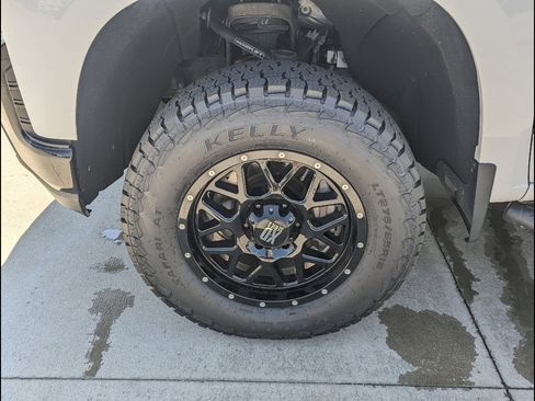 Used 2020 Chevrolet Silverado 1500 LT Trail Boss image 19