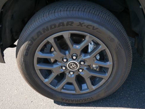 Used 2023 Toyota Tundra Platinum AWD/4WD image 15