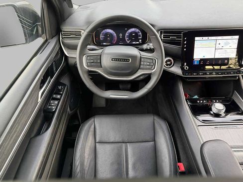 Used 2024 Jeep Wagoneer Series II w/ Flexible Seating Group image 12