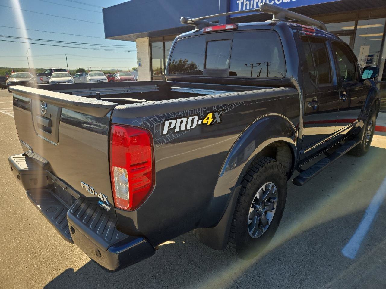 Used 2017 Nissan Frontier PRO-4X w/ Pro-4x Luxury Package AWD/4WD image 4