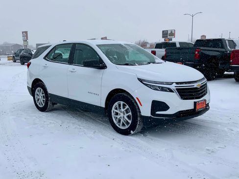 Certified 2022 Chevrolet Equinox LS image 11