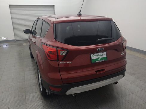 Used 2019 Ford Escape SE FWD image 6