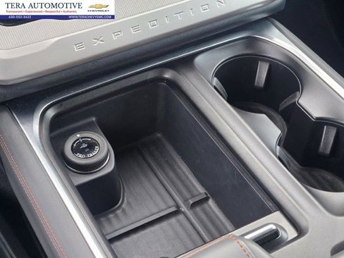 Used 2025 Ford Expedition Active AWD/4WD image 32