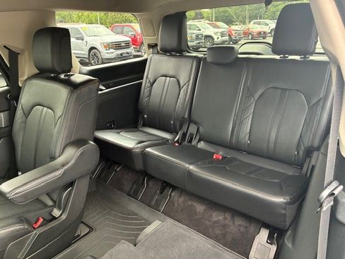 Used 2021 Ford Expedition Platinum AWD/4WD image 16
