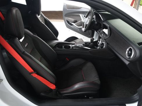 Used 2018 Chevrolet Camaro ZL1 RWD image 29