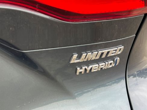 Used 2022 Toyota Venza Limited AWD/4WD image 21