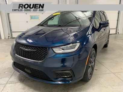 Used 2021 Chrysler Pacifica Touring-L w/ S Appearance Package