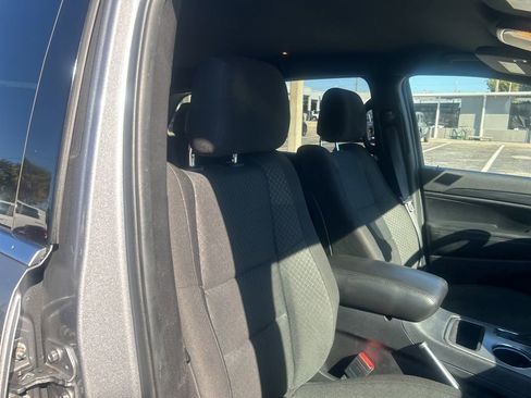 Used 2021 Jeep Grand Cherokee Laredo image 21