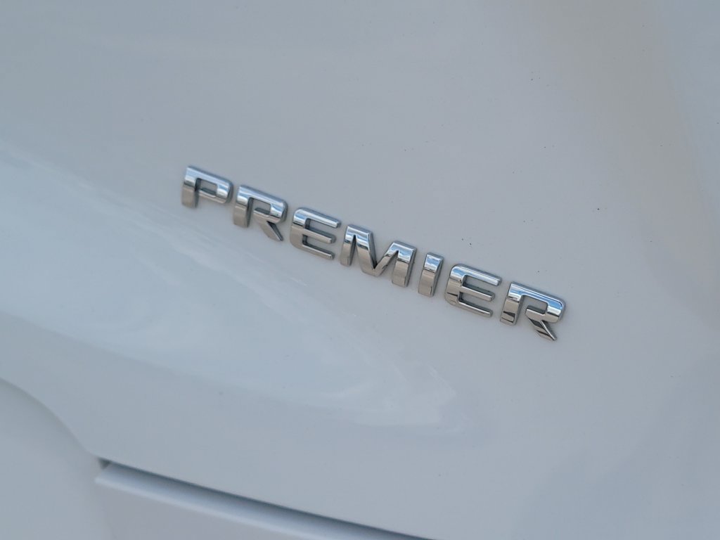 Used 2019 Chevrolet Blazer Premier w/ Driver Confidence II Package FWD image 6